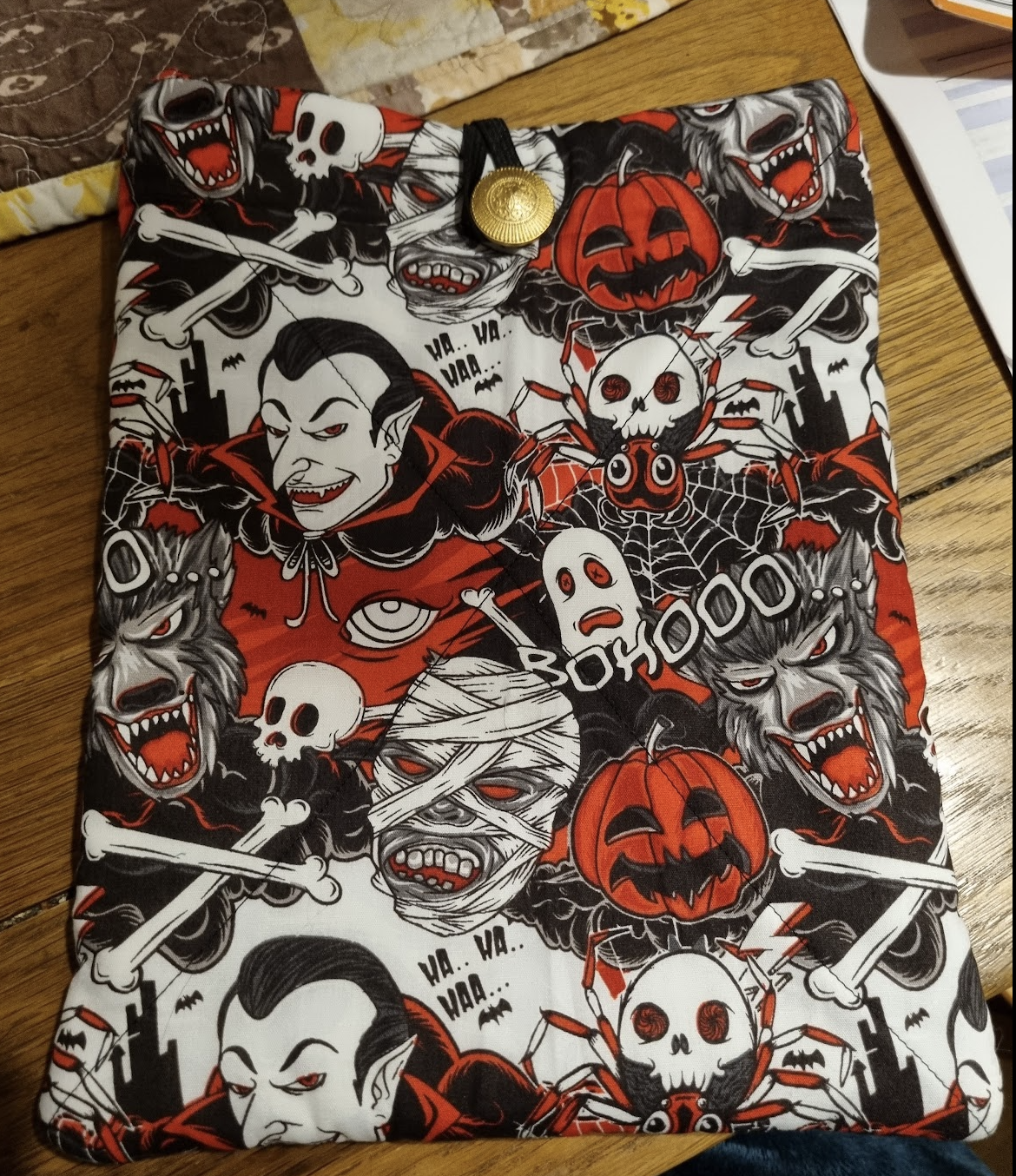 Book protector / sleeve - vampires etc